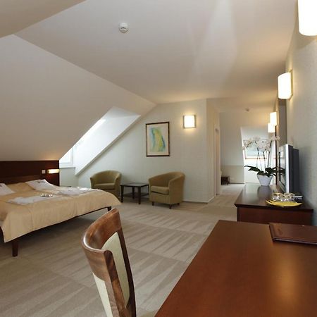 Hotel Sandor Pavillon Piest'any Dış mekan fotoğraf