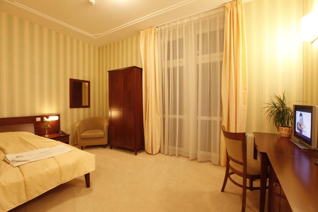 Hotel Sandor Pavillon Piest'any Oda fotoğraf