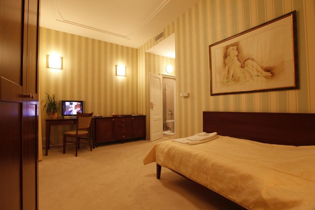 Hotel Sandor Pavillon Piest'any Oda fotoğraf
