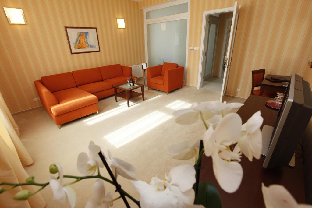Hotel Sandor Pavillon Piest'any Oda fotoğraf